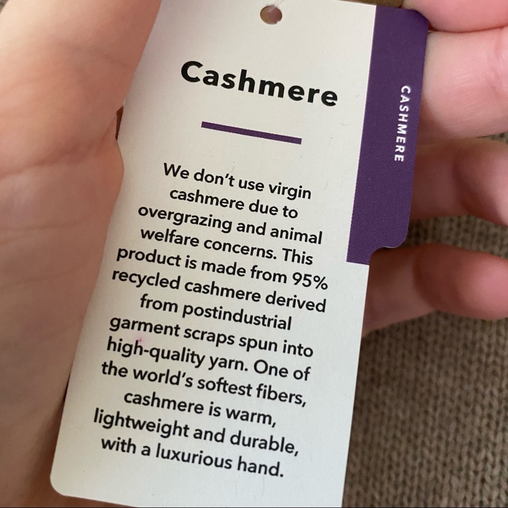 SOLD Patagonia Recycled Cashmere Turtleneck - Picture 4 of 7